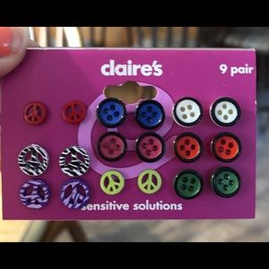 Peace sign/button earrings and peace sign necklace